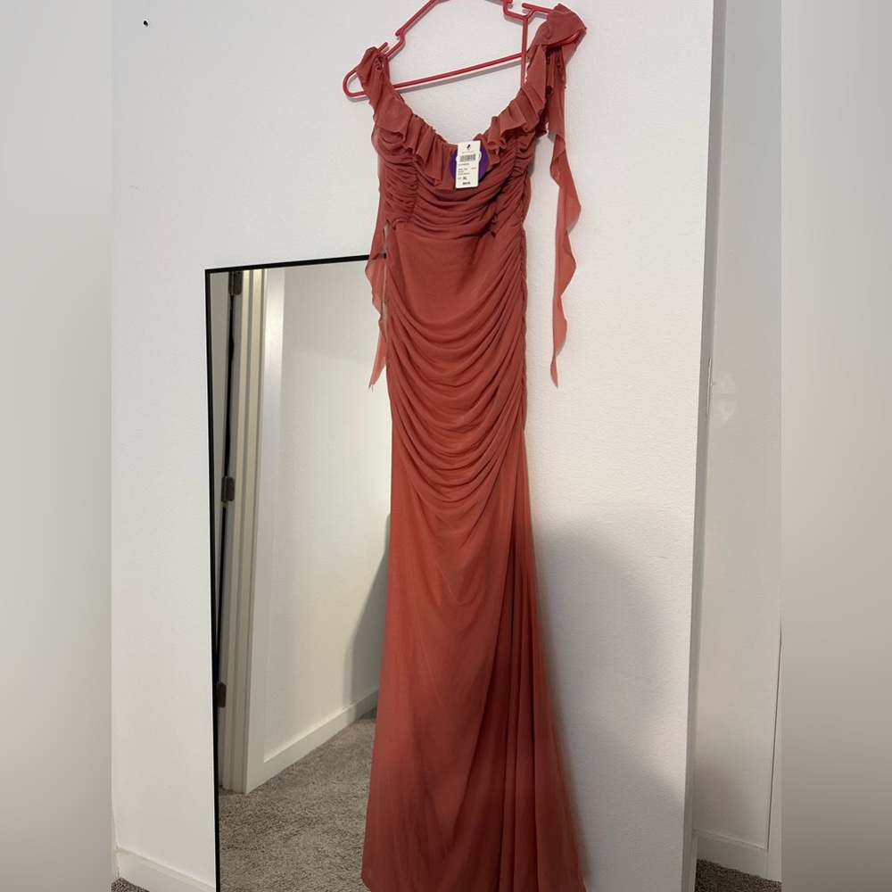 NWT Deyna Formal Mesh Off-The-Shoulder Long Dress